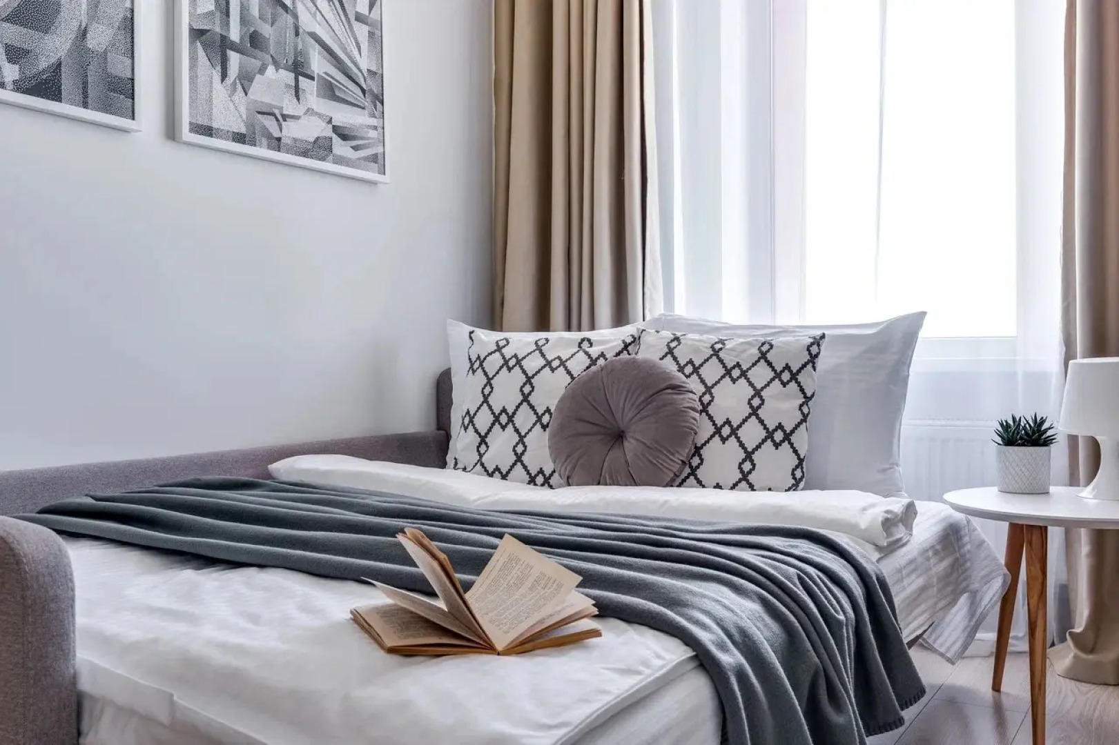 Апартаменты Grey's Apartment с Видом на Город