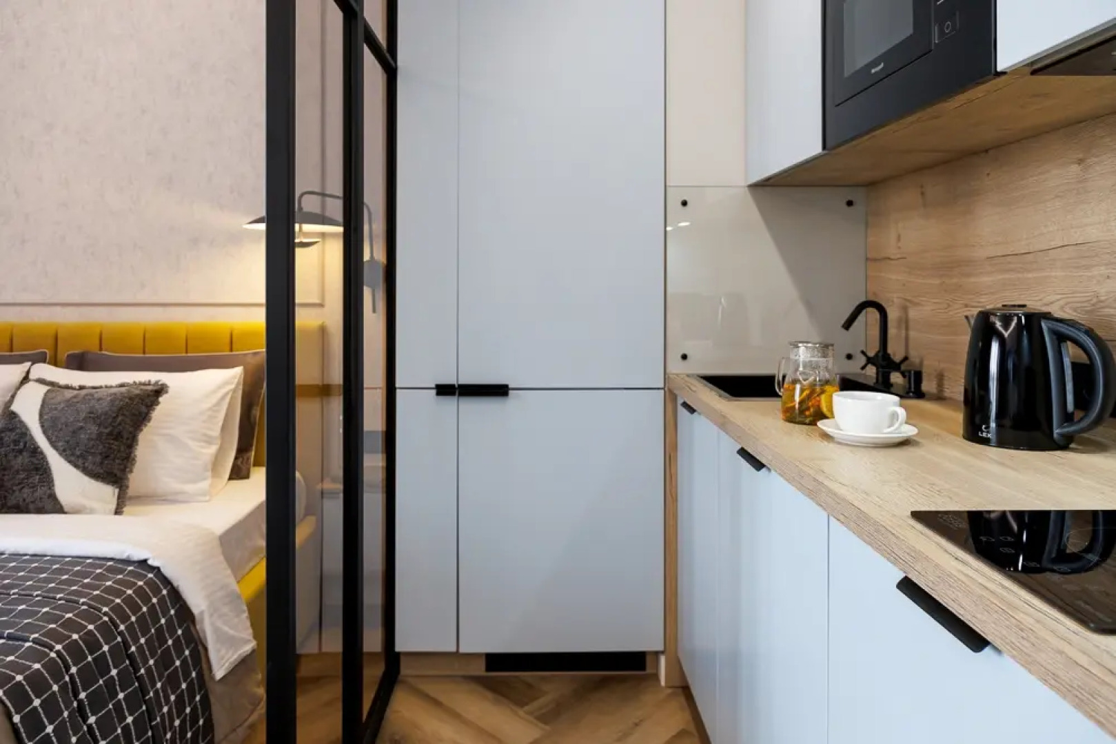 Апартаменты Relax View | Rasko home | c красивым ночным видом с высоты полета птиц