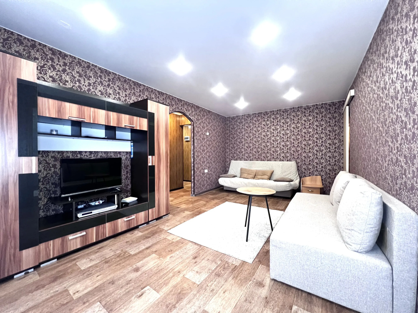 Апартаменты 51 Возле ТЦ Мурманск Молл Полярное Убежище на Полярных Зорях, 3