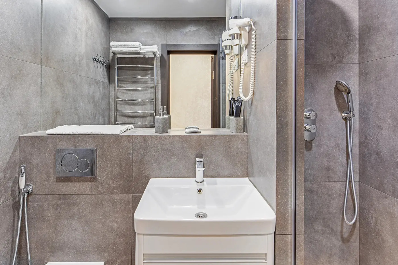 Квартира Домашний Кинотеатр с Дизайнерским Ремонтом