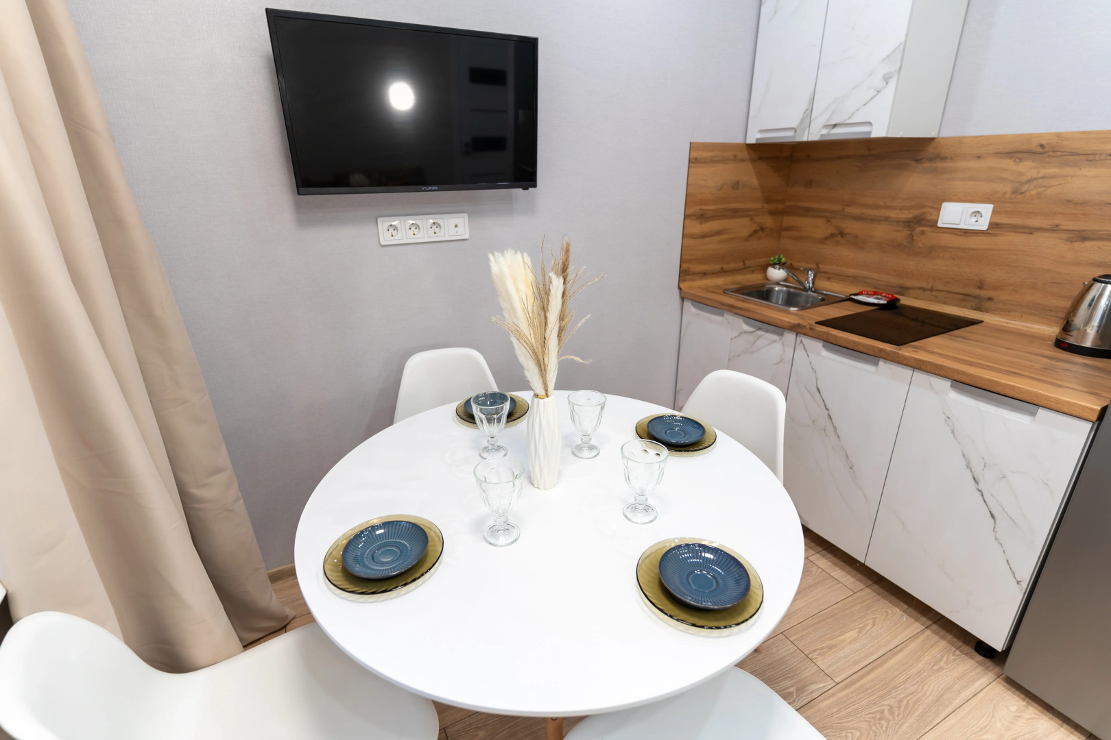 Апартаменты на Авиационной 63/3 (А)