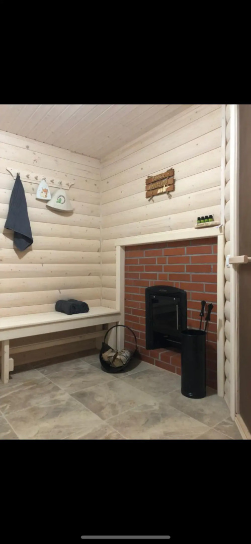 Частный дом на берегу реки