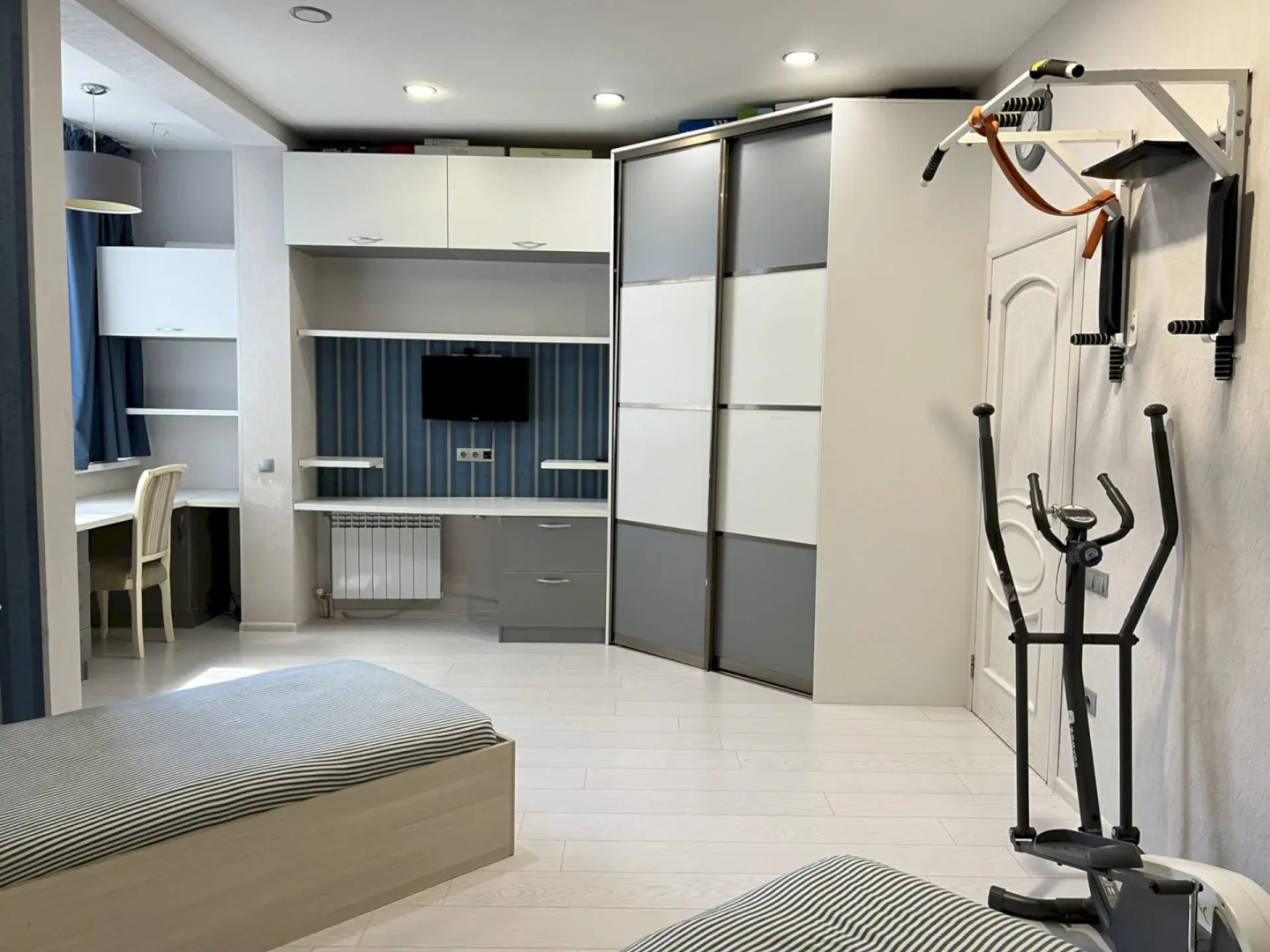 Квартира 8 Просторная 2-к в р-не Дельфинария - до моря 10 мин