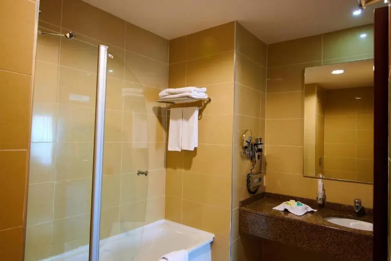 Отель Grand Hotel Victory