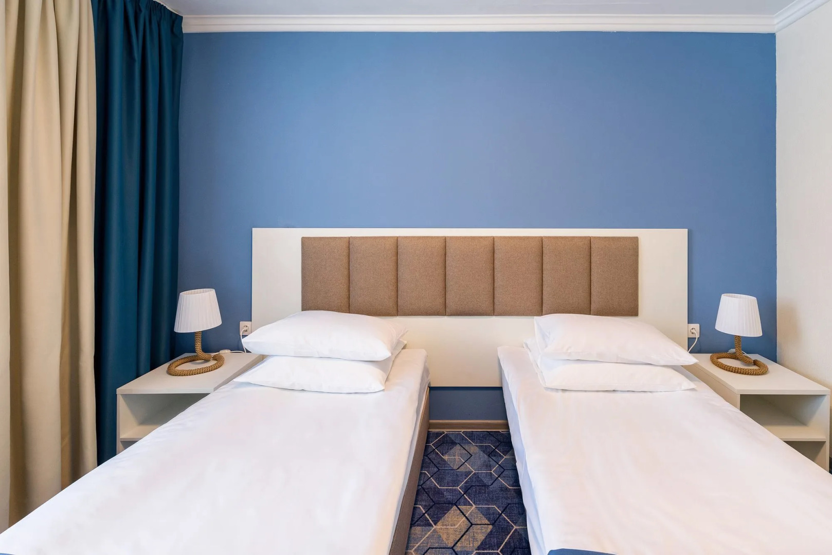 Отель Riverside