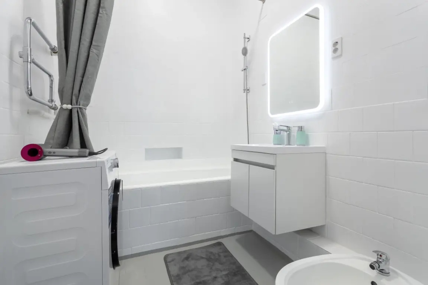 Апартаменты Улучшенные с Двумя Спальнями и Балконом