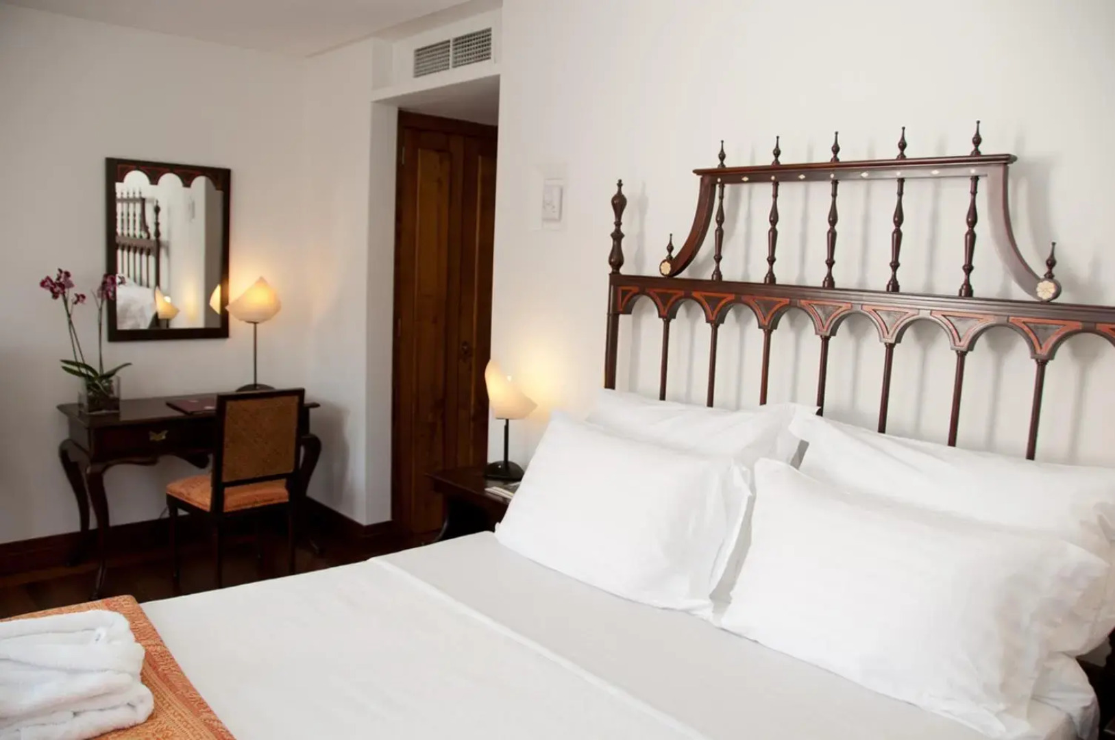 Отель Casa Melo Alvim by Unlock Hotels