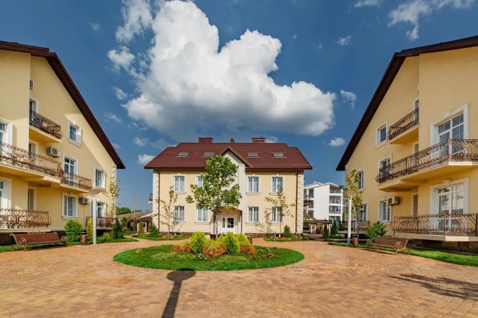 Курортный отель Дивный Мир Усадьба Шато  4****