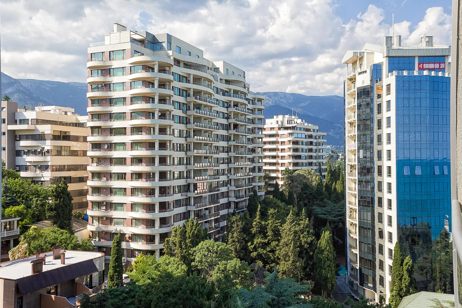 Апартаменты Зазеркалье Приморский Парк Ялта