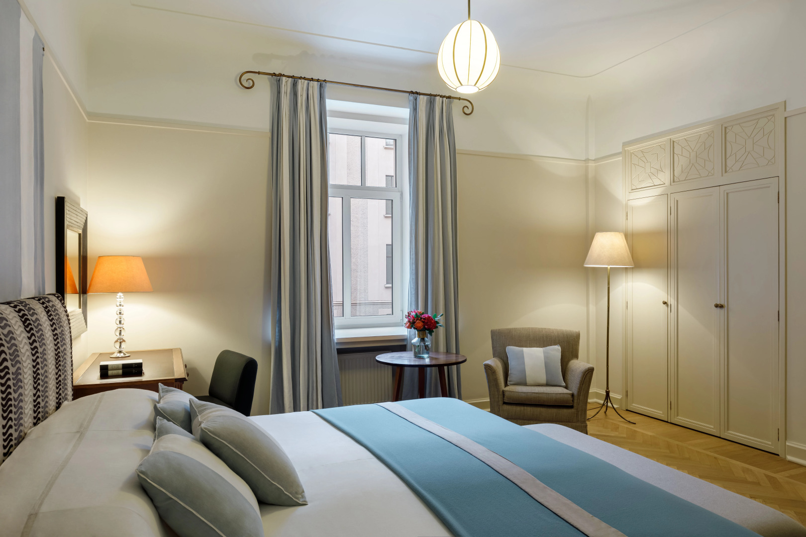 Отель Астория