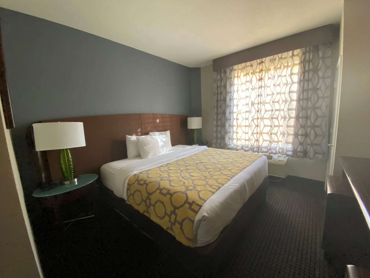 Отель Baymont Inn and Suites