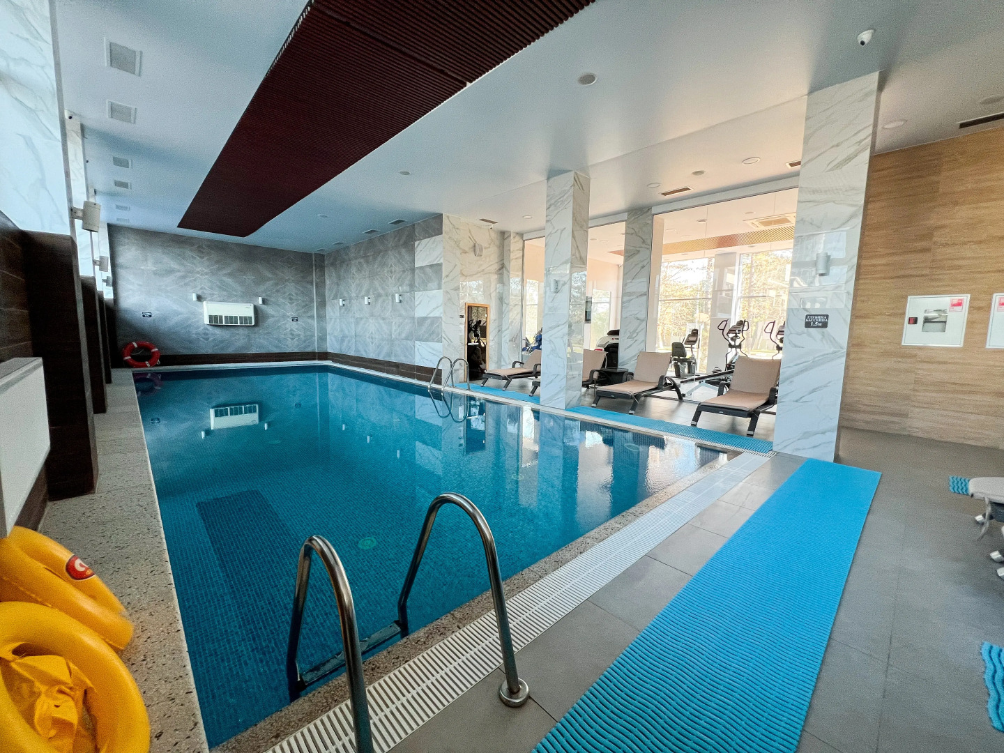 Отель Grand Sapphire