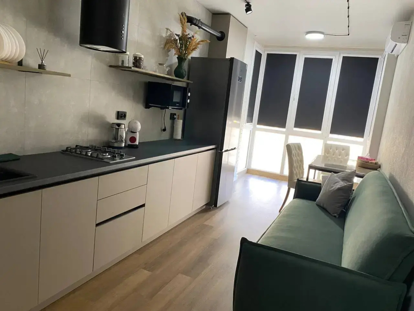 Квартира посуточно на Джигкаева, кровать Queen Size!