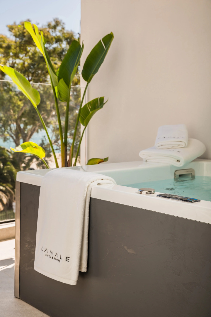 Отель Canale Hotel&Suites