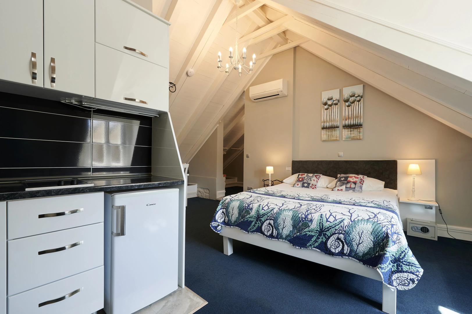 Palace Central Square