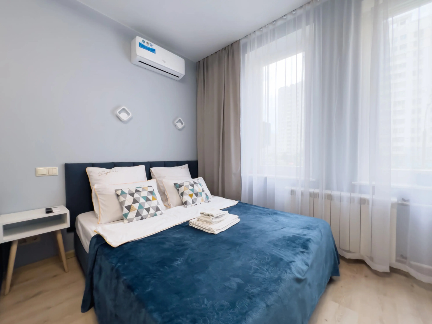 Квартира студия в голубых тонах