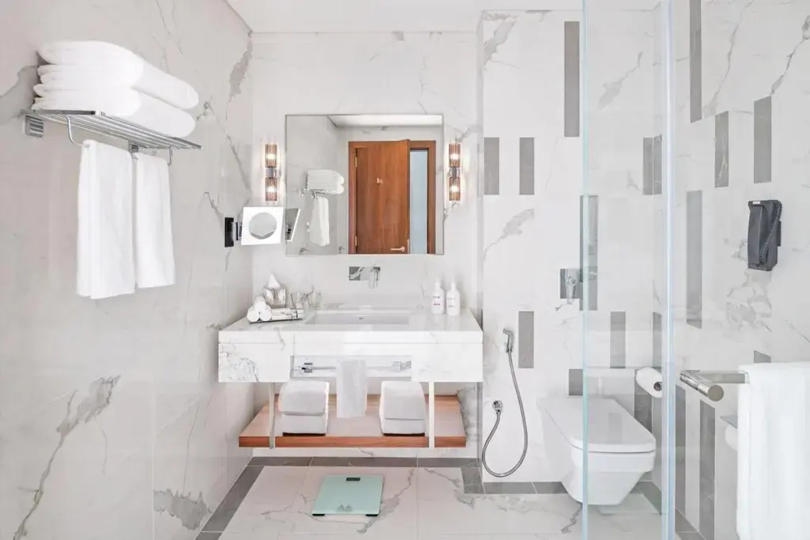 Holiday Inn Dubai al-Maktoum Airport, an IHG Hotel