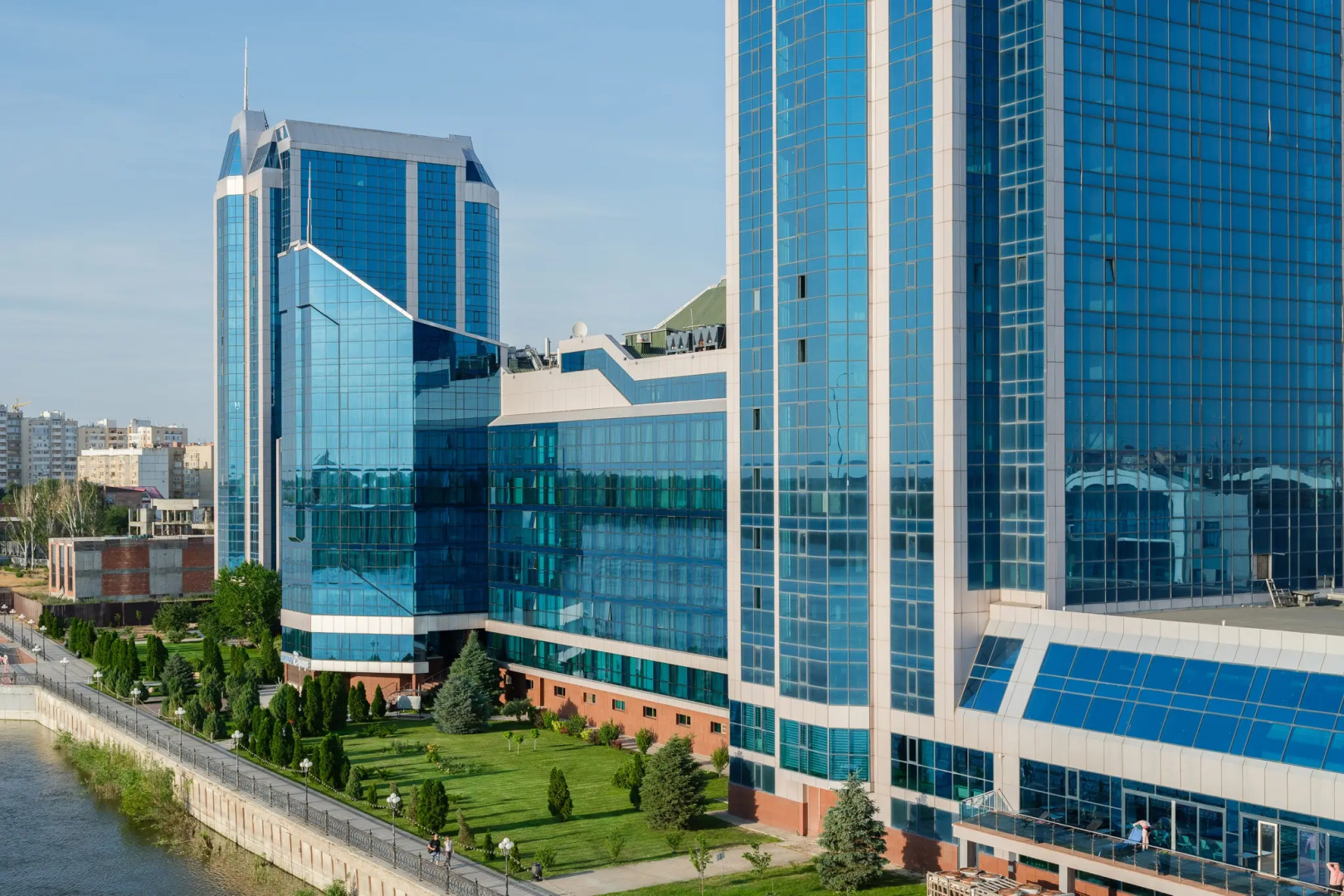 Отель Маринс Гранд Астрахань