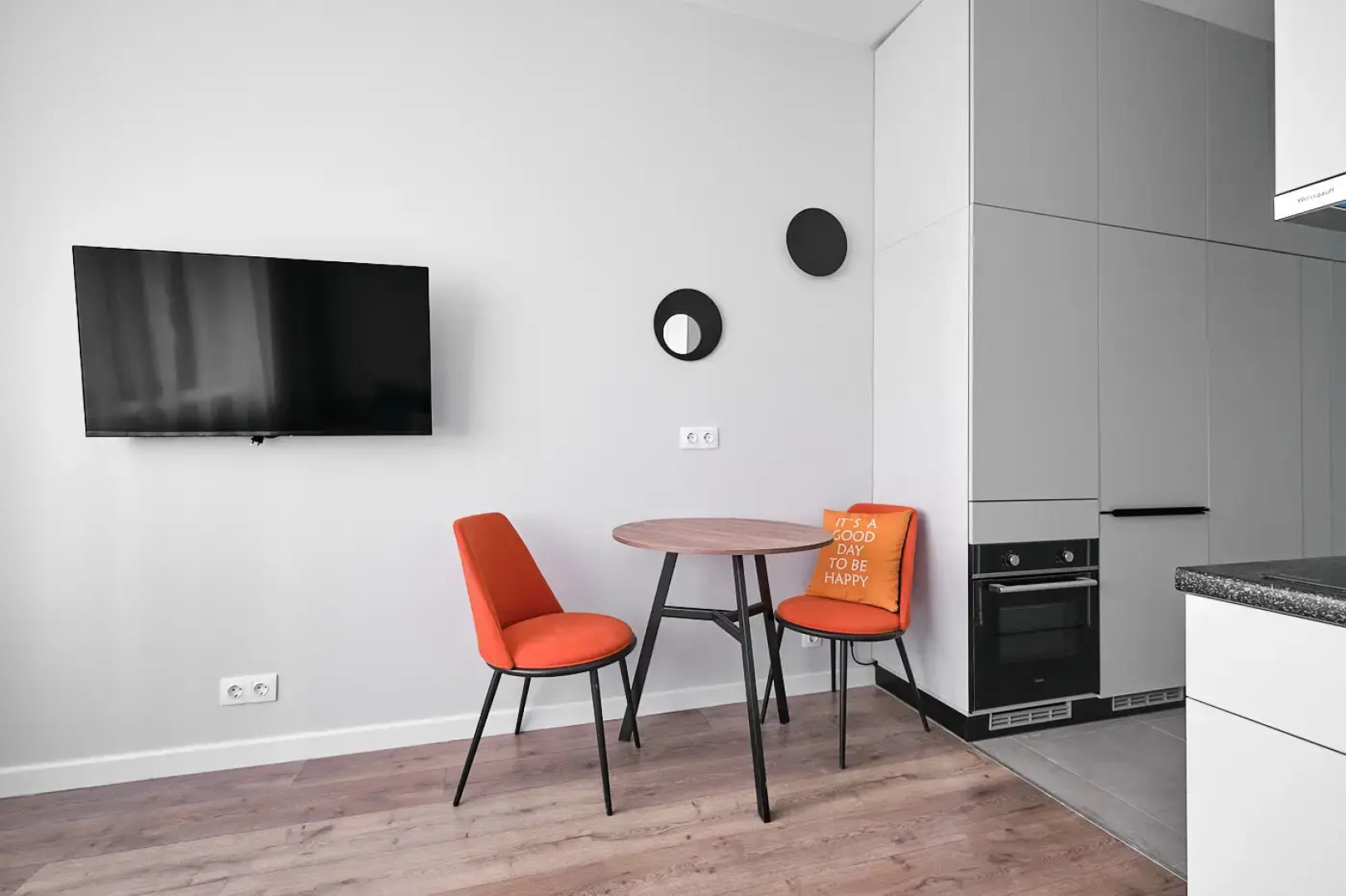 Квартира Уютная студия возле метро и пруда