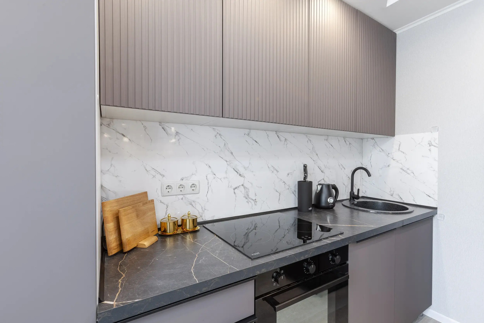 Квартира Aura-Новая и комфортная двухкомнатная