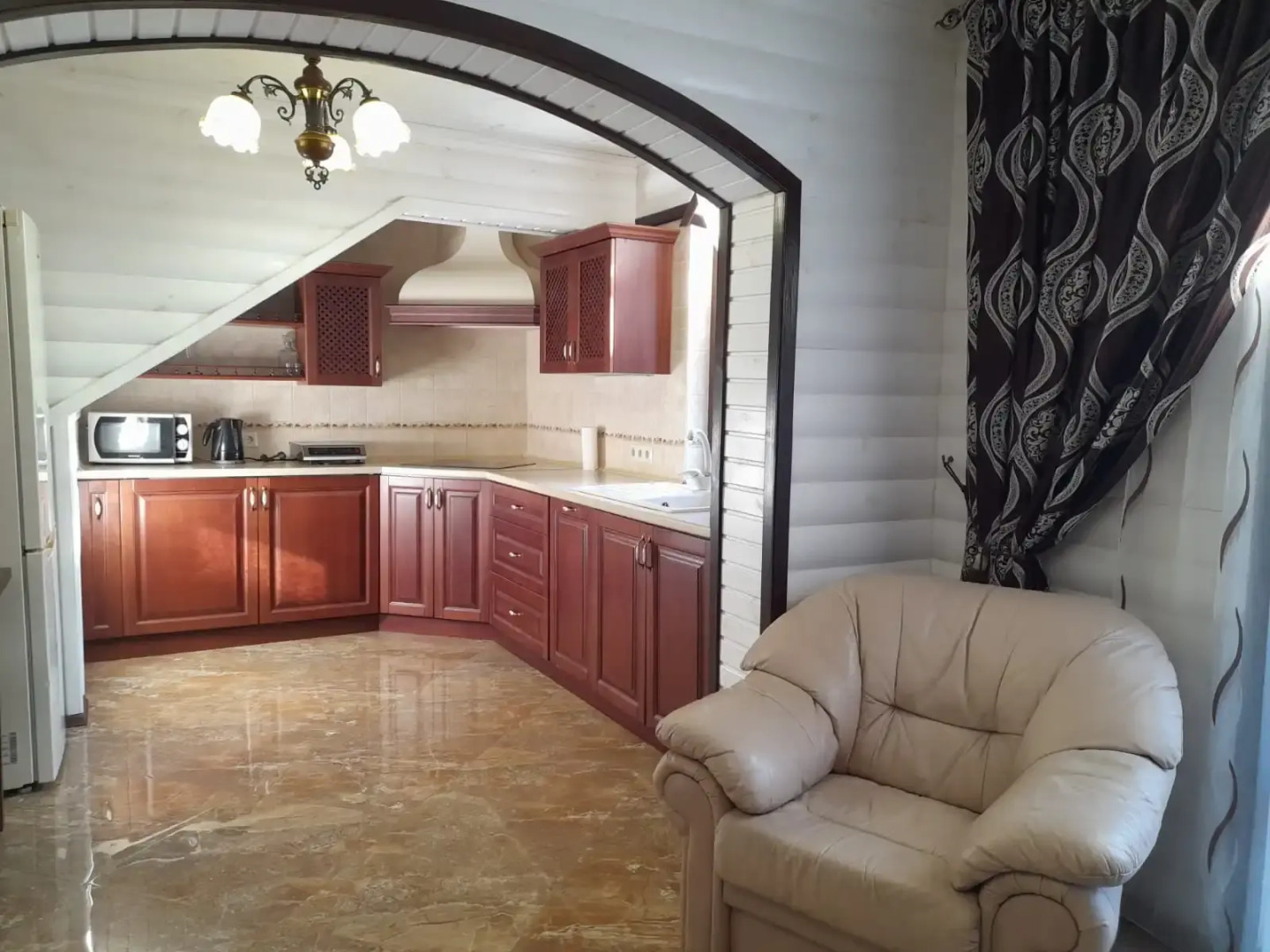 Частный Дом на Берегу Моря с Бассейном