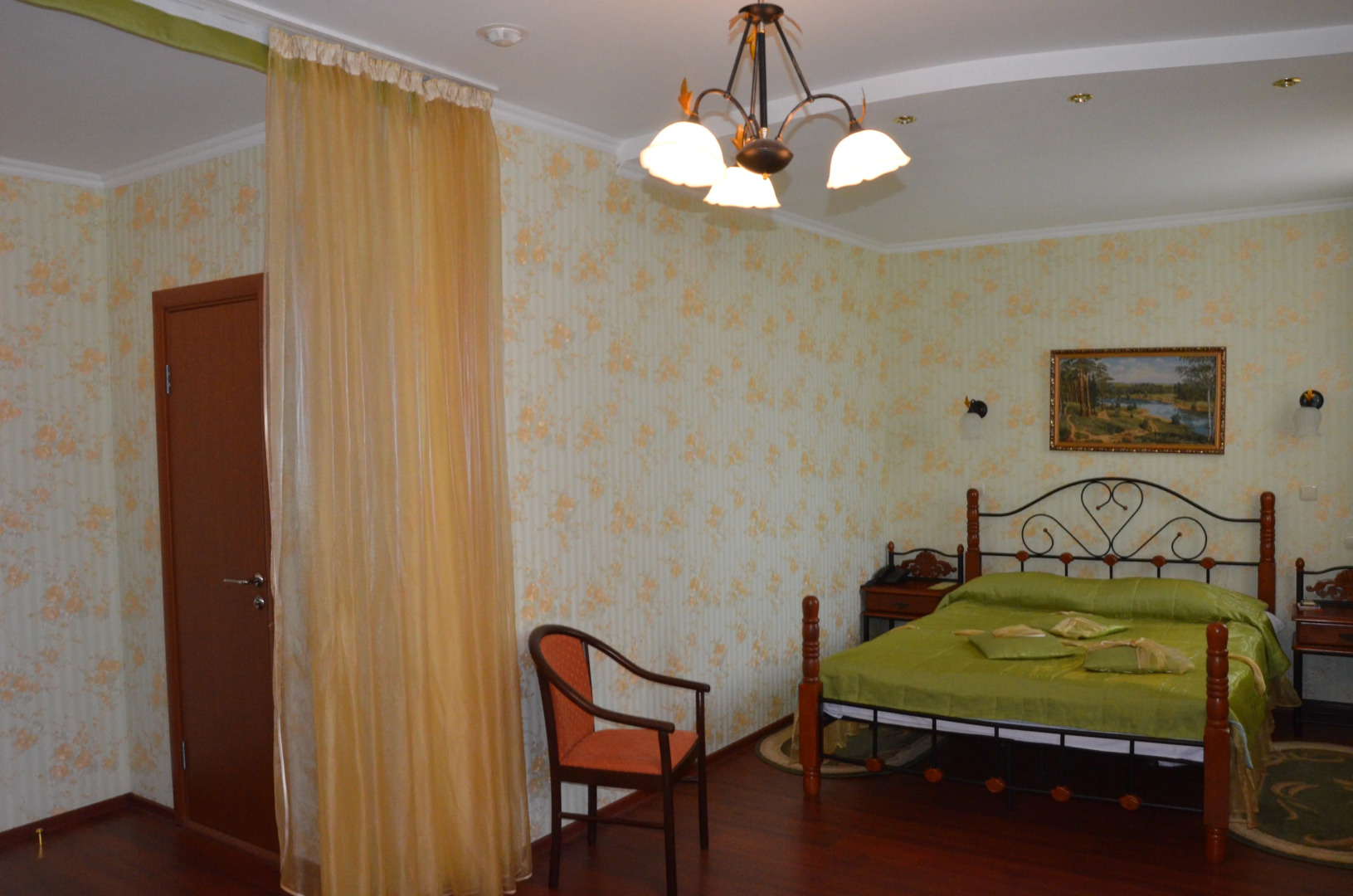 Отель Академия