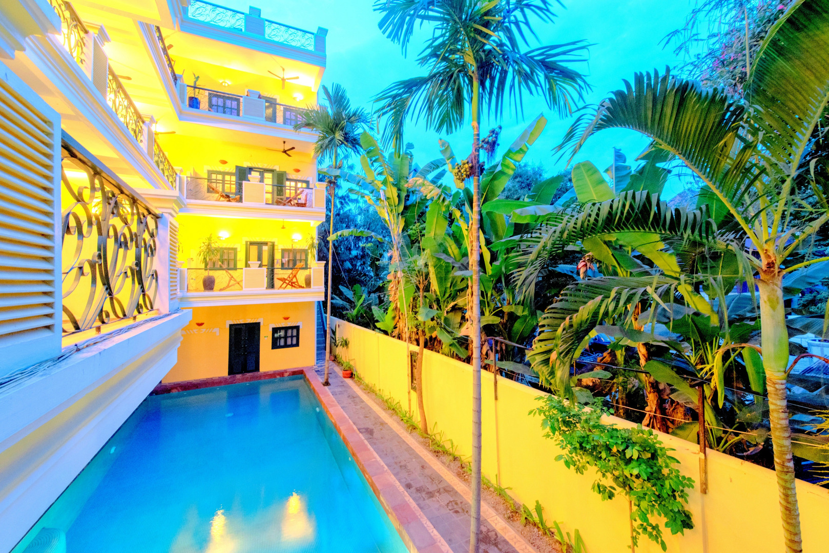 Отель Golden Banana Residence