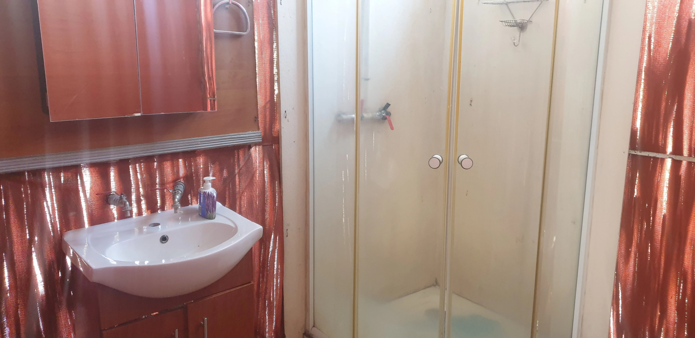 Отель Paradise Rest Camp