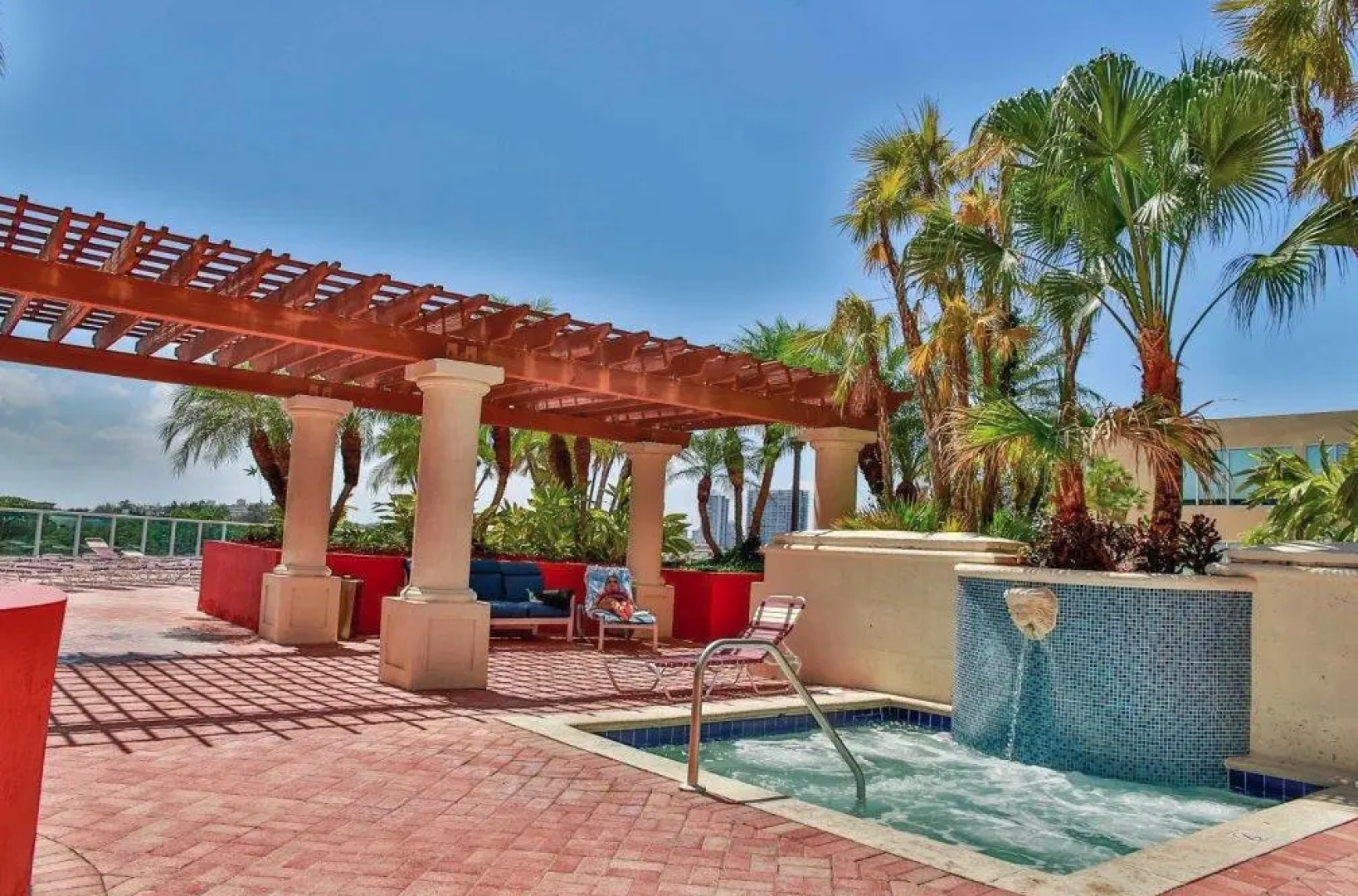 Апарт-Отель Intracoastal Yacht Club