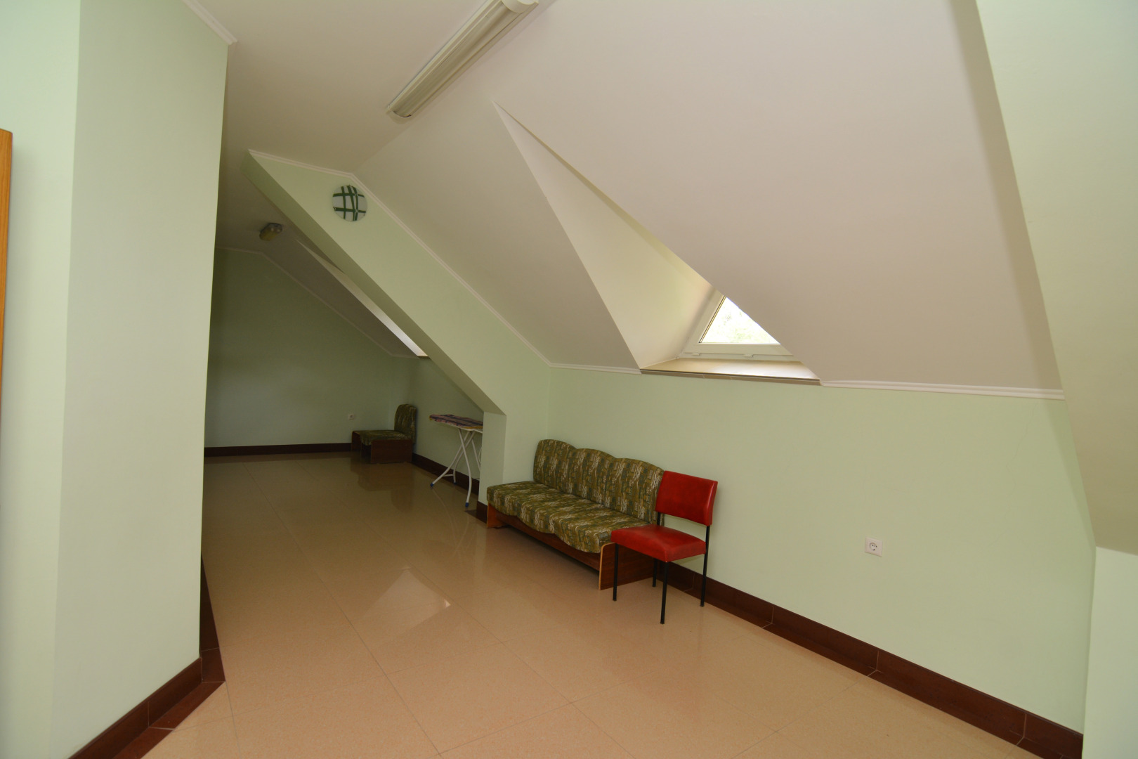 Отель Пчела