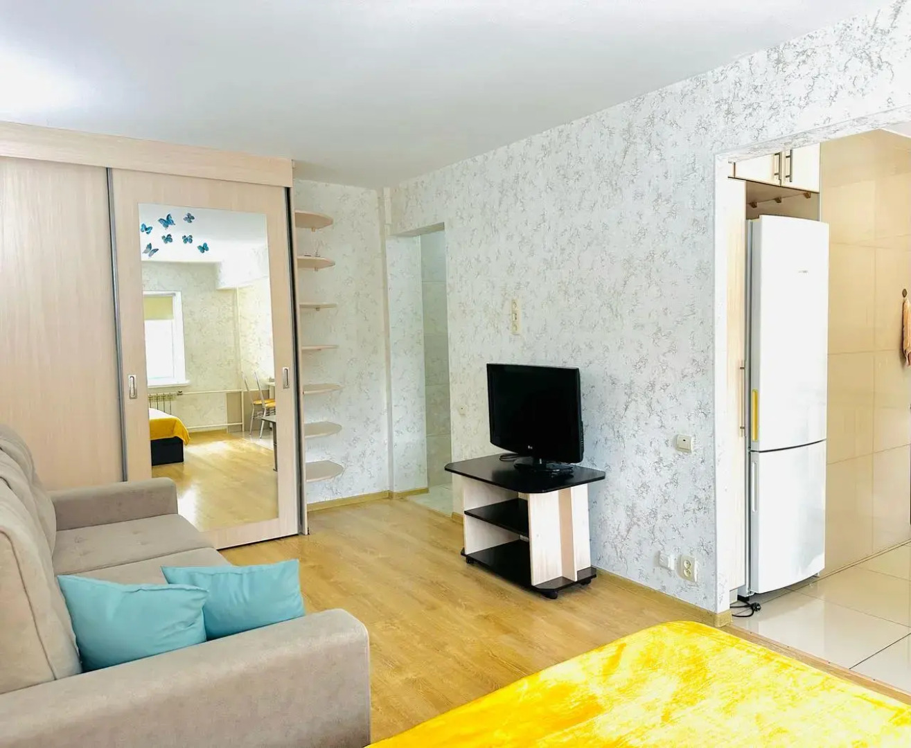 Квартира студия в самом центре с парковкой