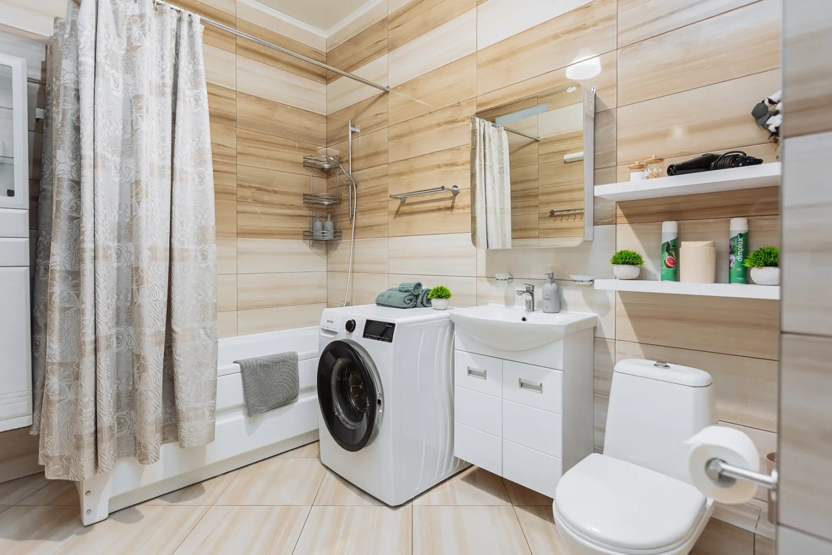 Квартира Душевная, уютная в парке на берегу озера