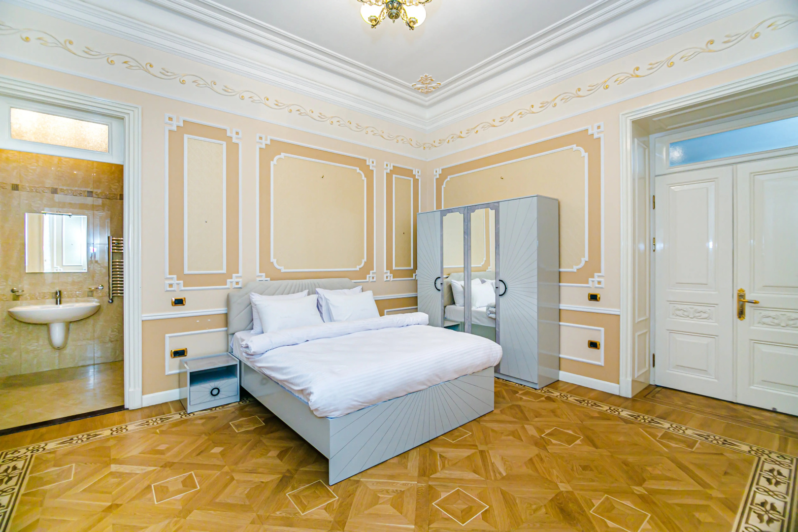 Апартаменты Luxury 7 Bedroom in Nizami street