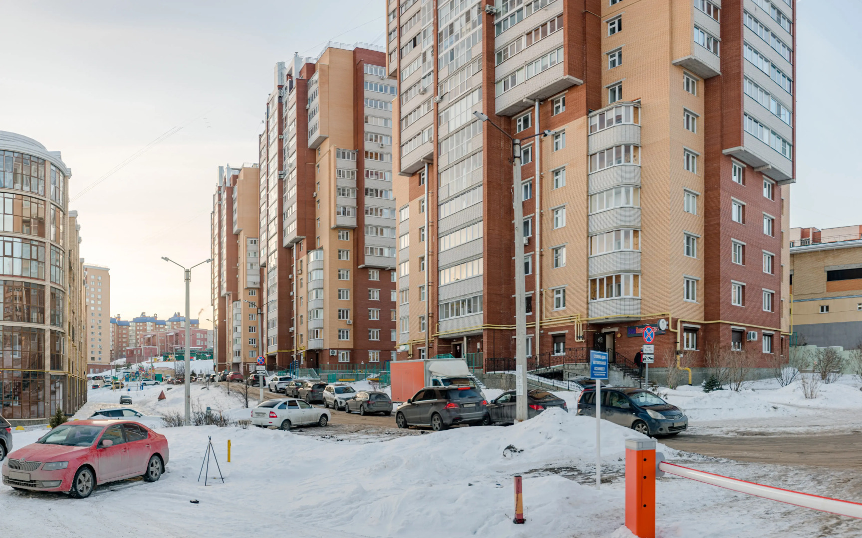 Квартира 1-к у залива на Маркова 8/2 от RentAp, 4 сп.места