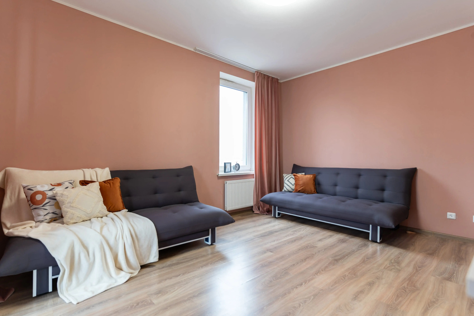 Апартаменты Stepanenkov Двухкомнатные с балконом на Колмогорова 73/4