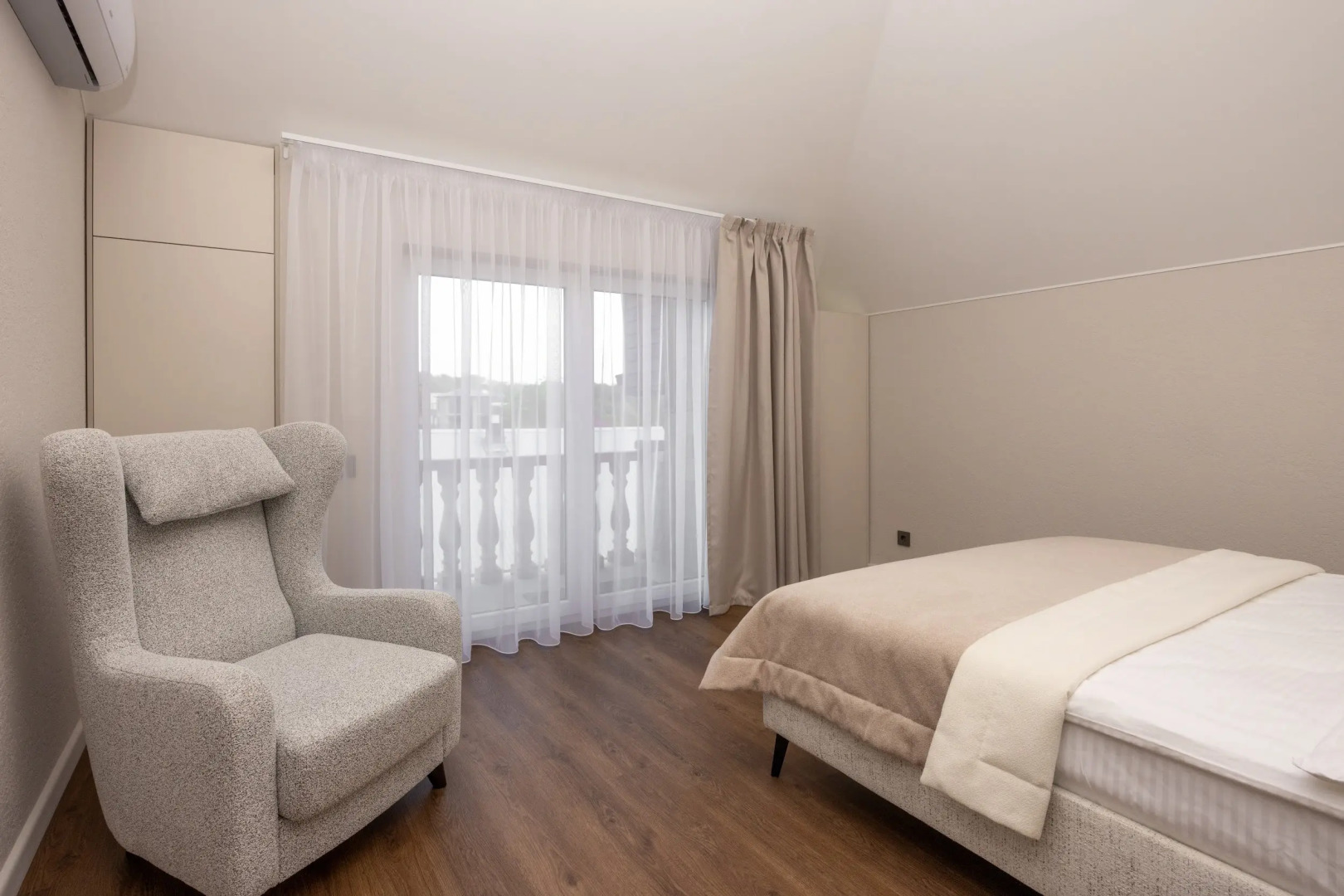 Вилла с подогреваемым бассейном и 6 спальнями