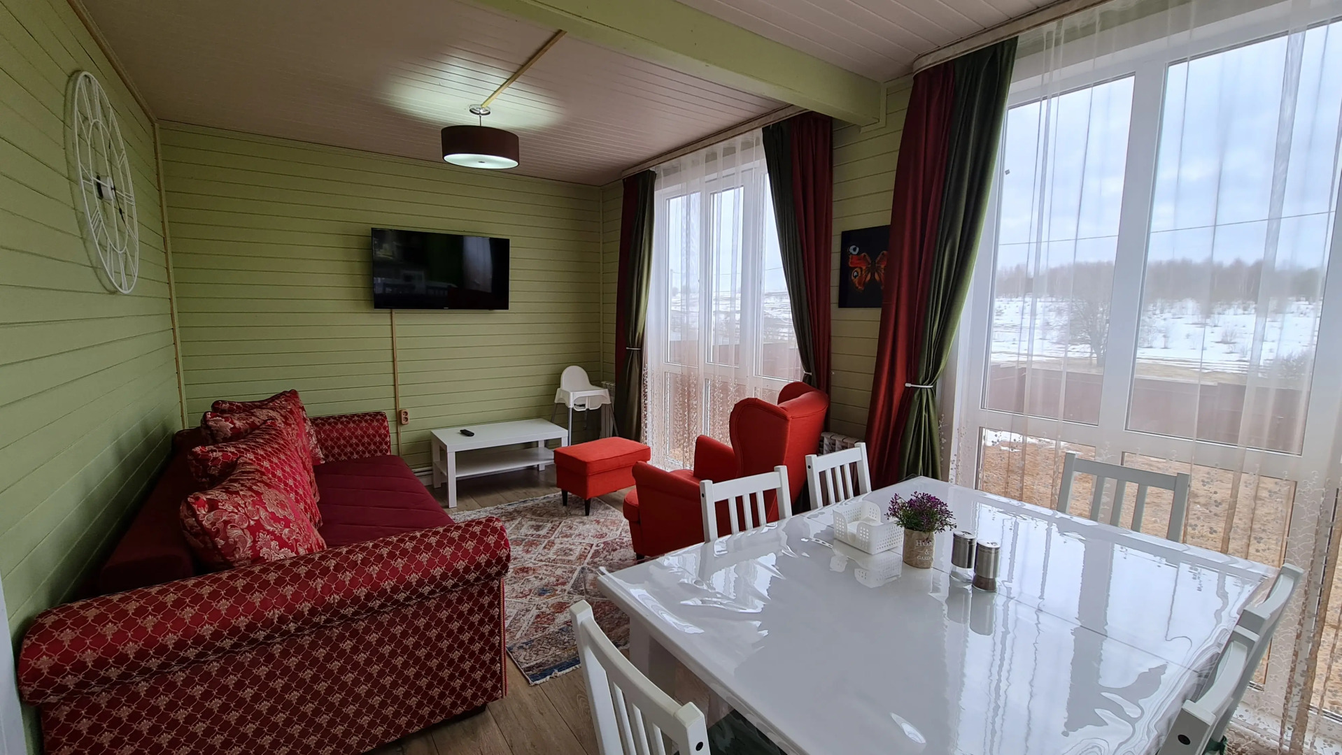 Частный Дом с Красным Залом