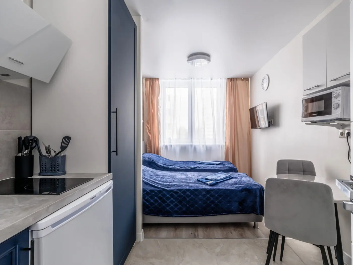 Апартаменты На Бульваре Эйнштейна 4