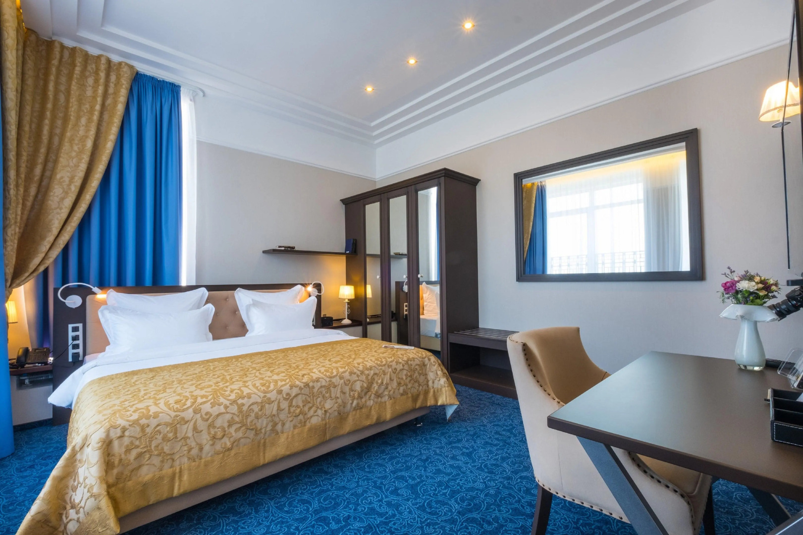 Отель Томь Ривер Плаза