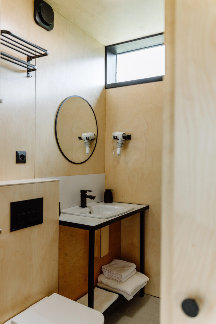 Частный дом Панорамные мини-домики на ферме Nomad Houses в Браславе