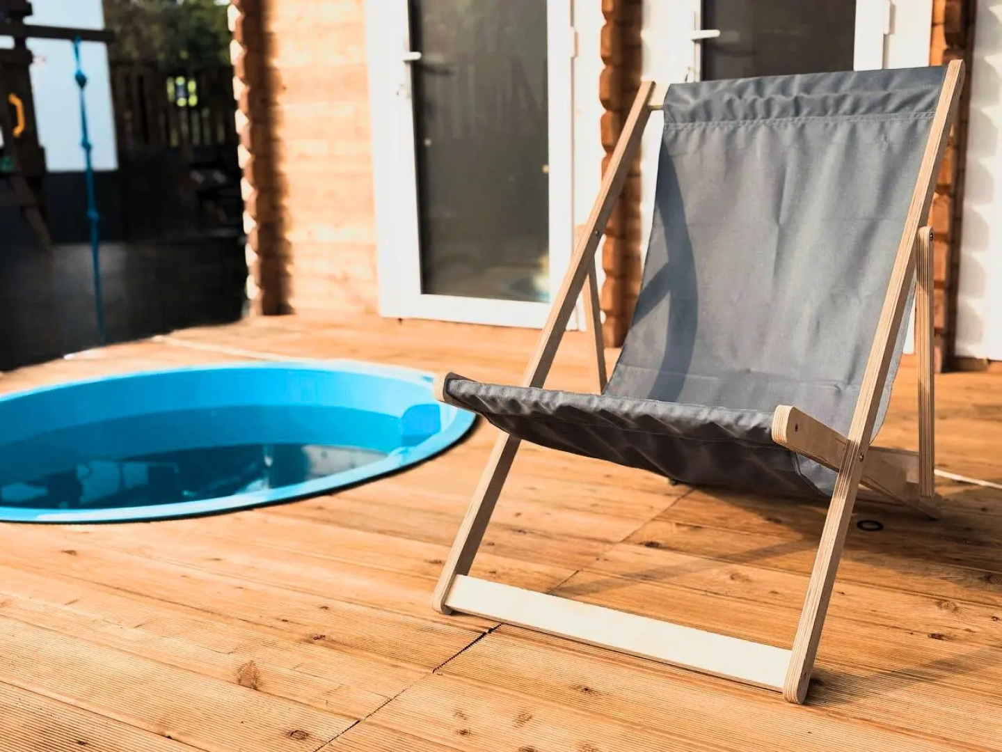 Частный дом с бассейном и баней