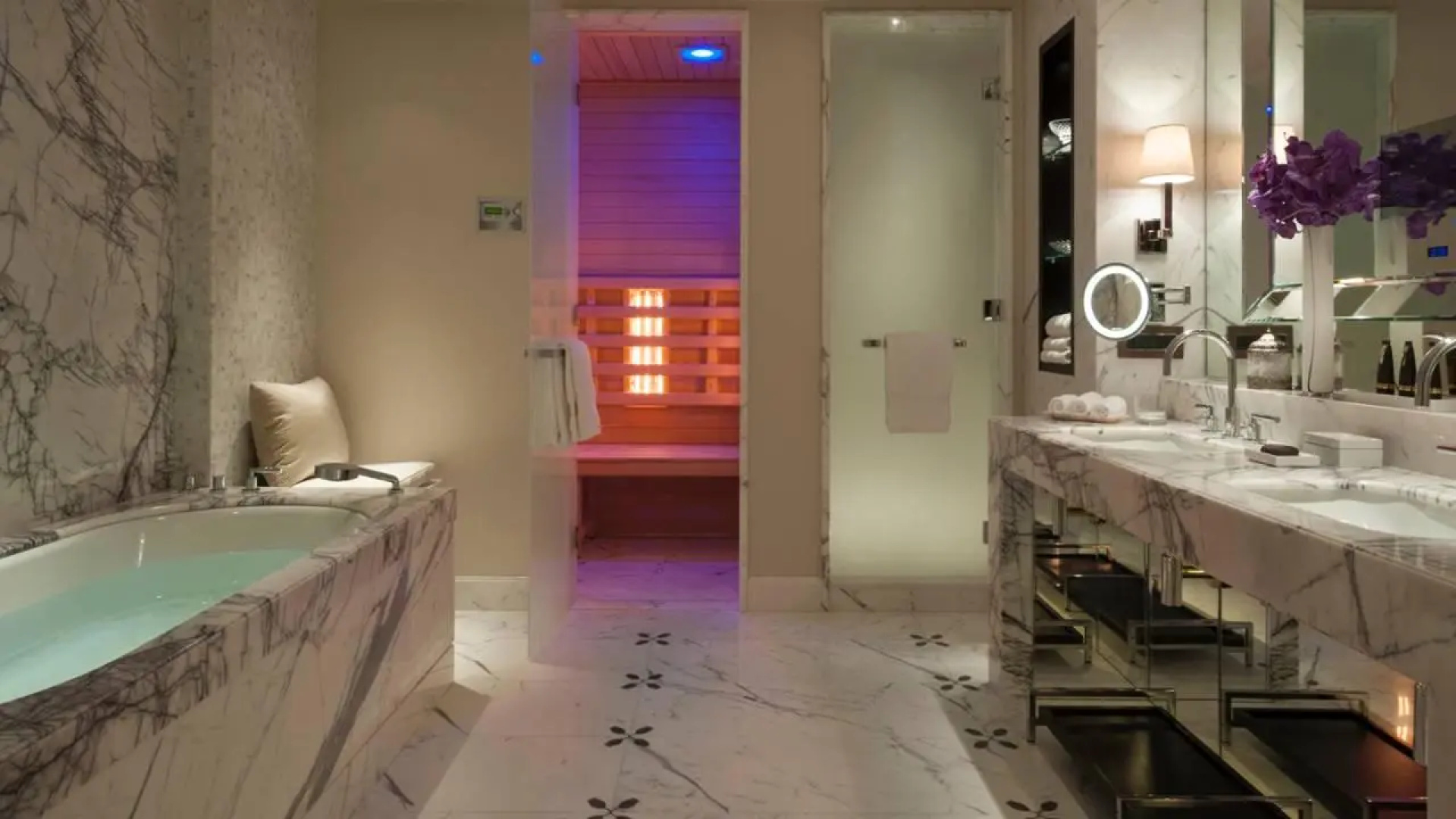 Гостиница Four Seasons Hotel Moscow