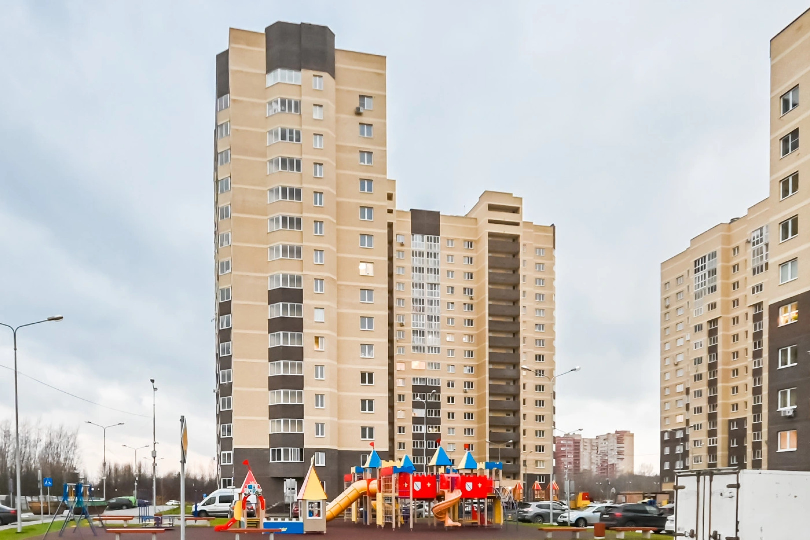 Апартаменты на улице Дмитрия Михайлова 12 (2)