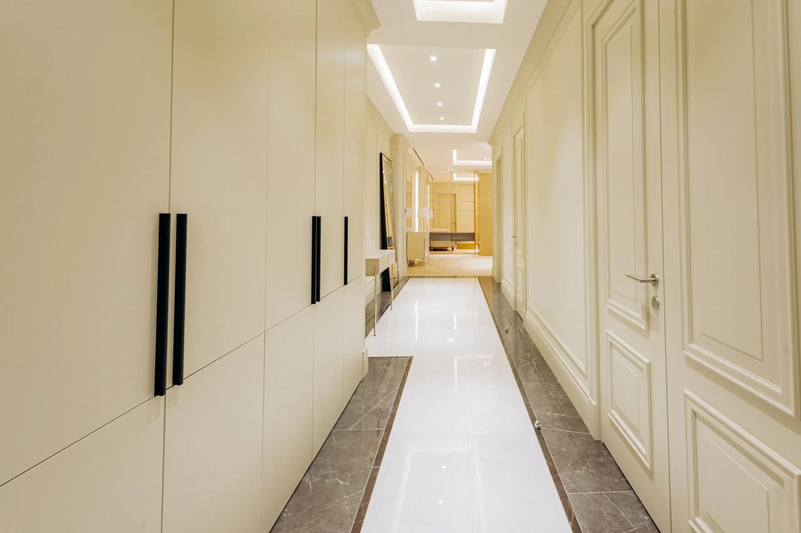 Апарт-отель Four Seasons