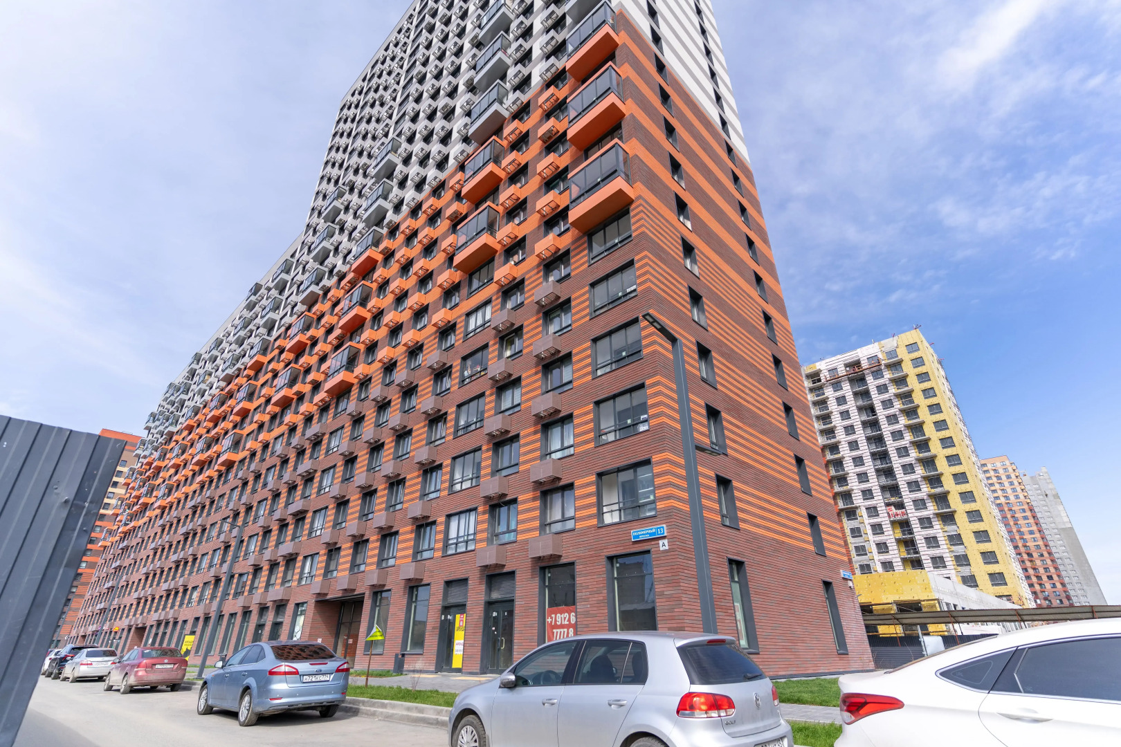 Апартаменты евротрёхкомнатные на Полимерном 13