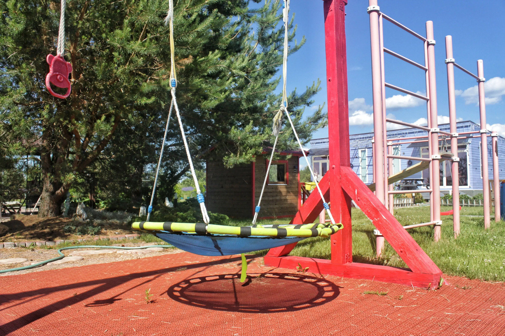 Частный дом Семейное эко-пространство Домик у моря