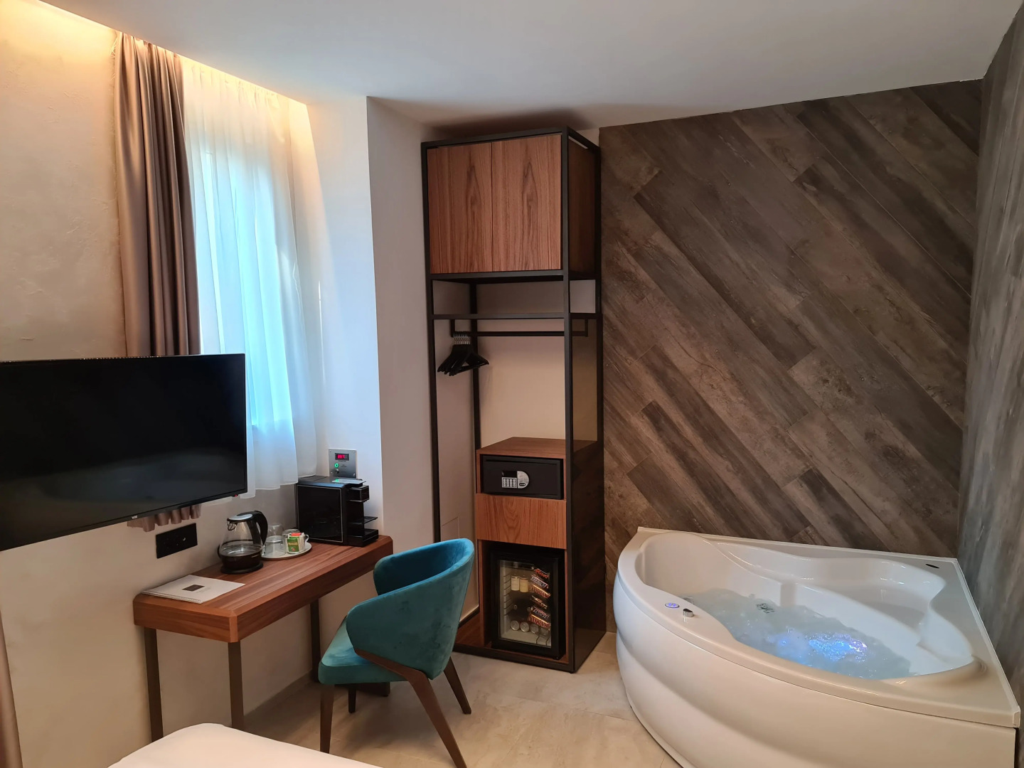 Отель The Location