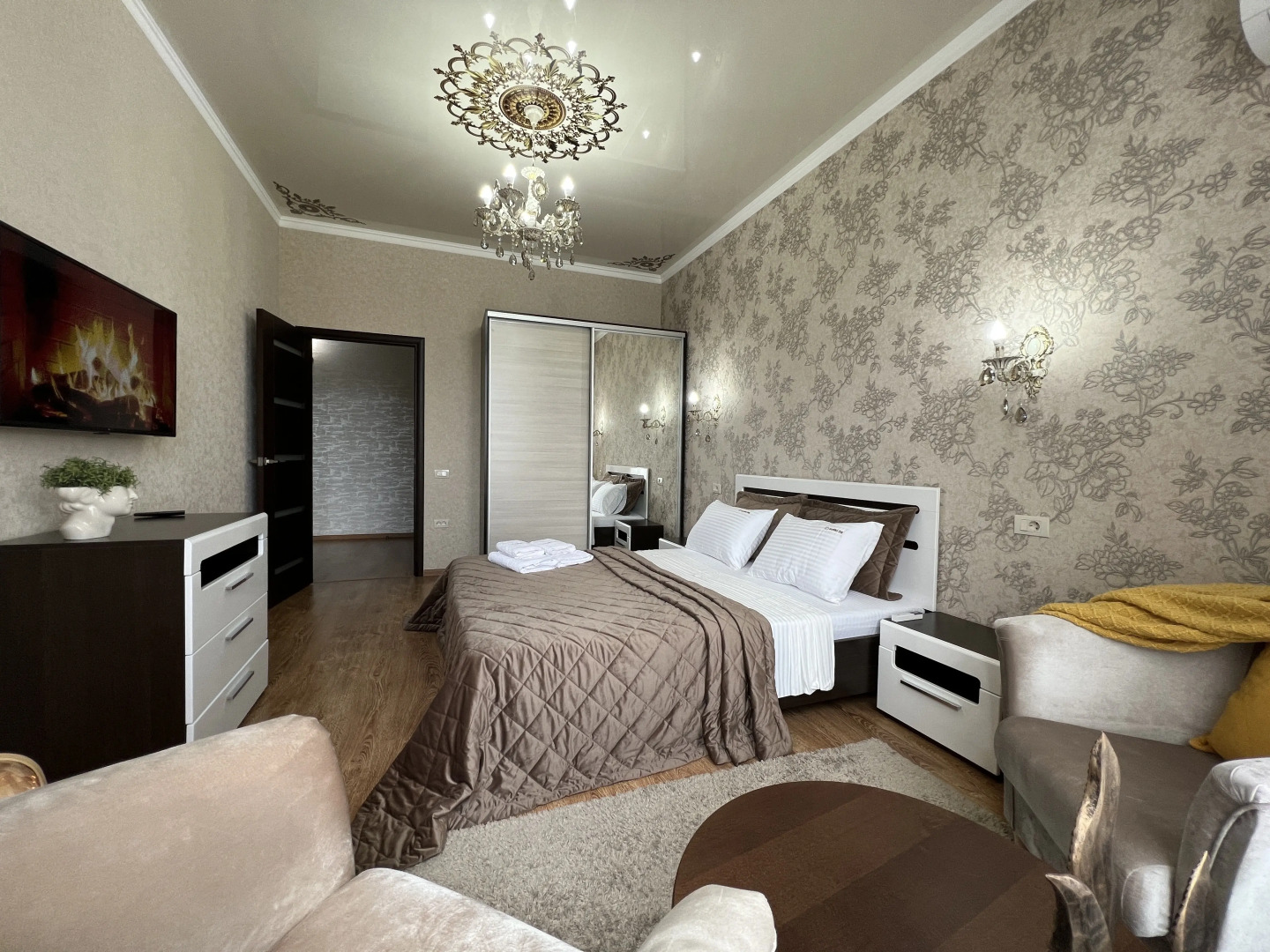 Апартаменты Le Majestic Lux возле Парка by Sutki26