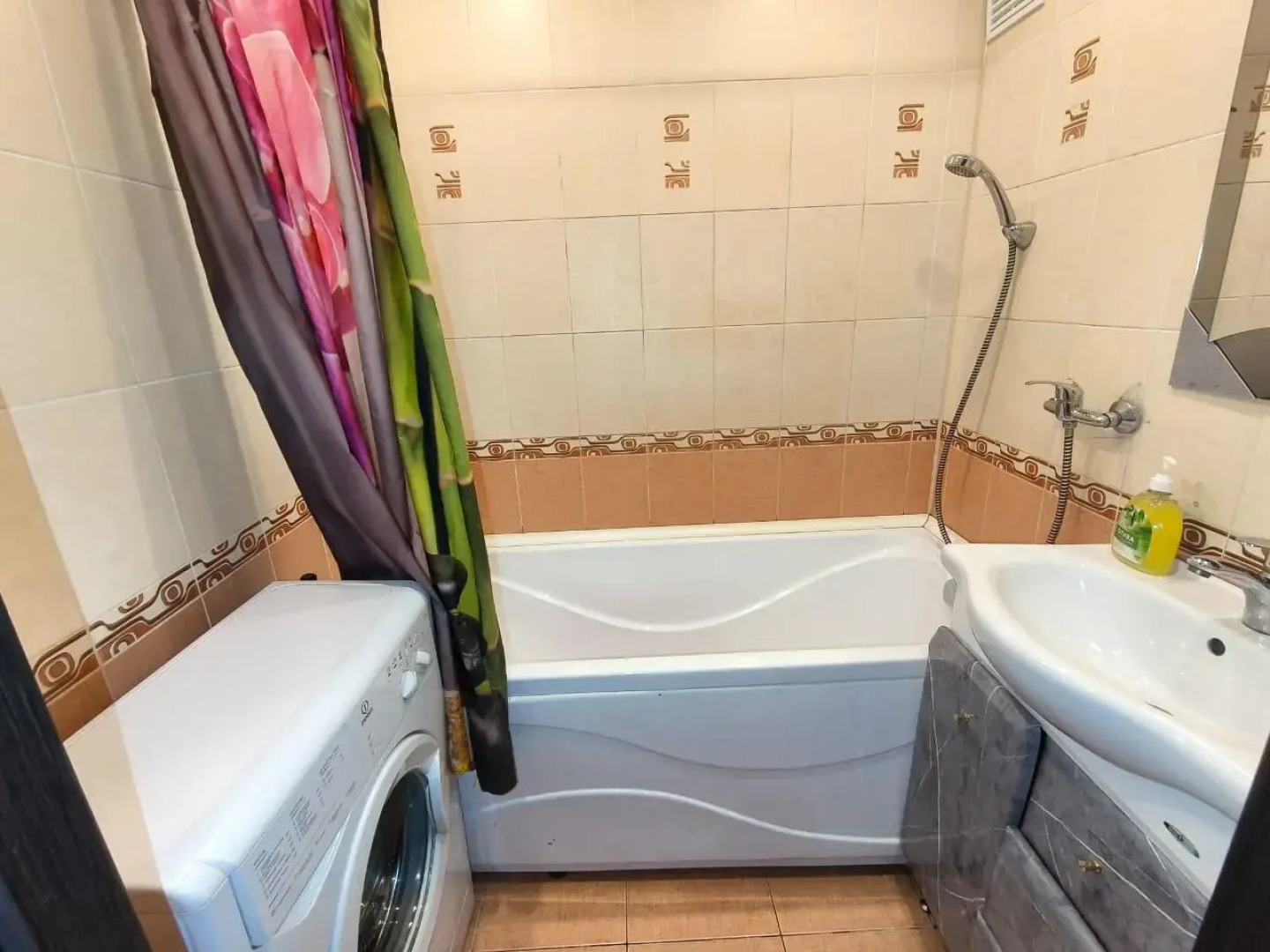 Апартаменты с 1 комнатой рядом с Городской больницей, вид на город (КВАРТИРА51)