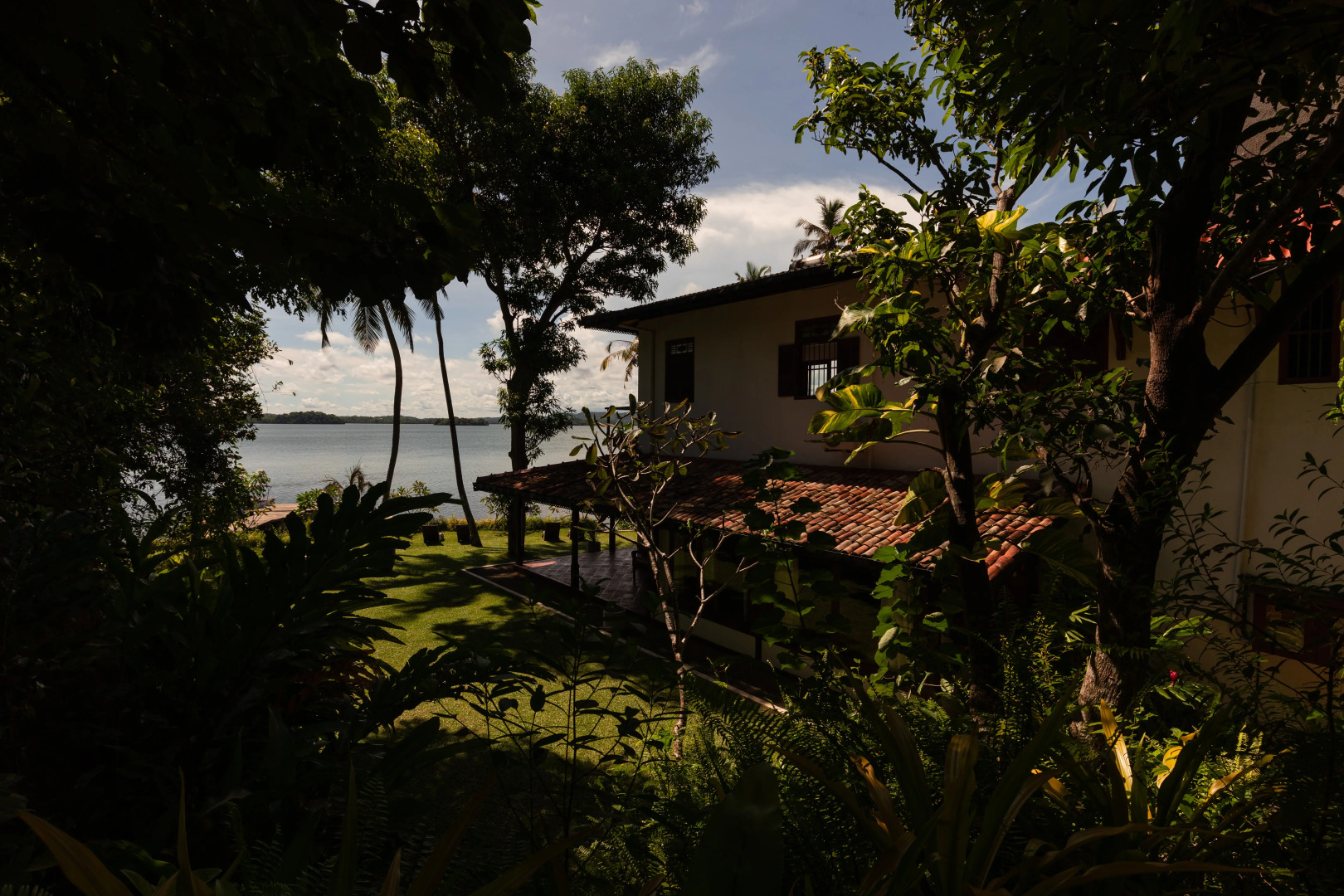 Вилла South Point Cottage 3 bedrooms Lake front